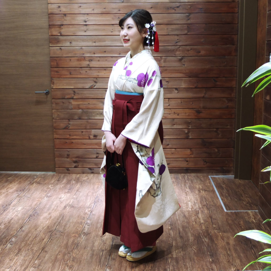 FA-11 女袴・振袖 白地 紫梅－商品｜円居の着物レンタル