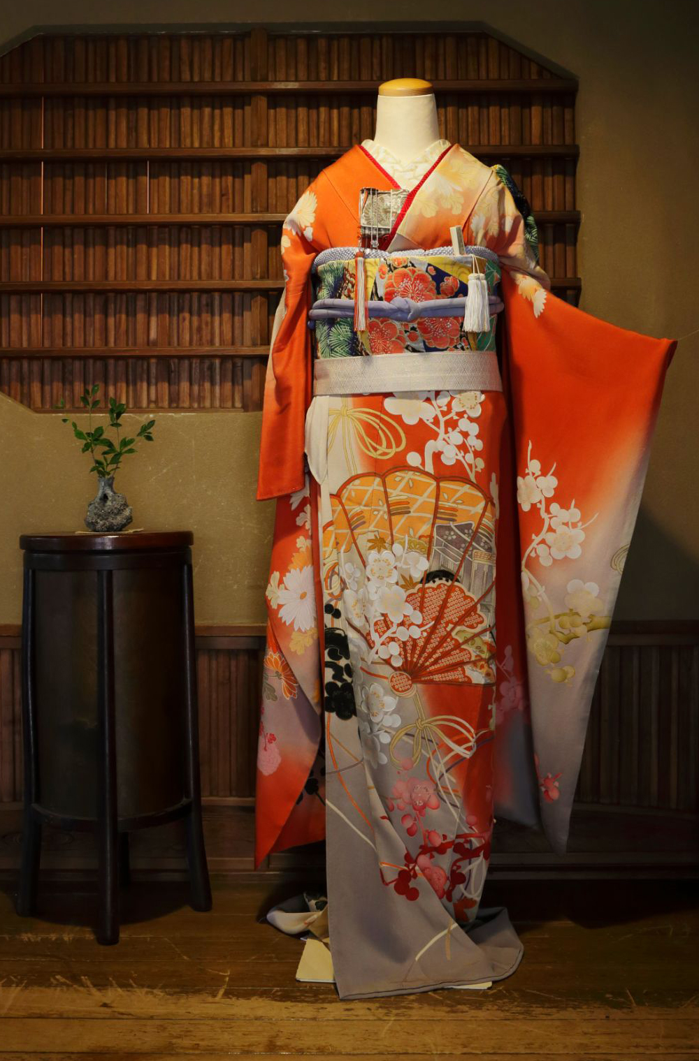 W-48 アンティーク 朱色地 檜扇に梅と菊－商品｜円居の着物レンタル